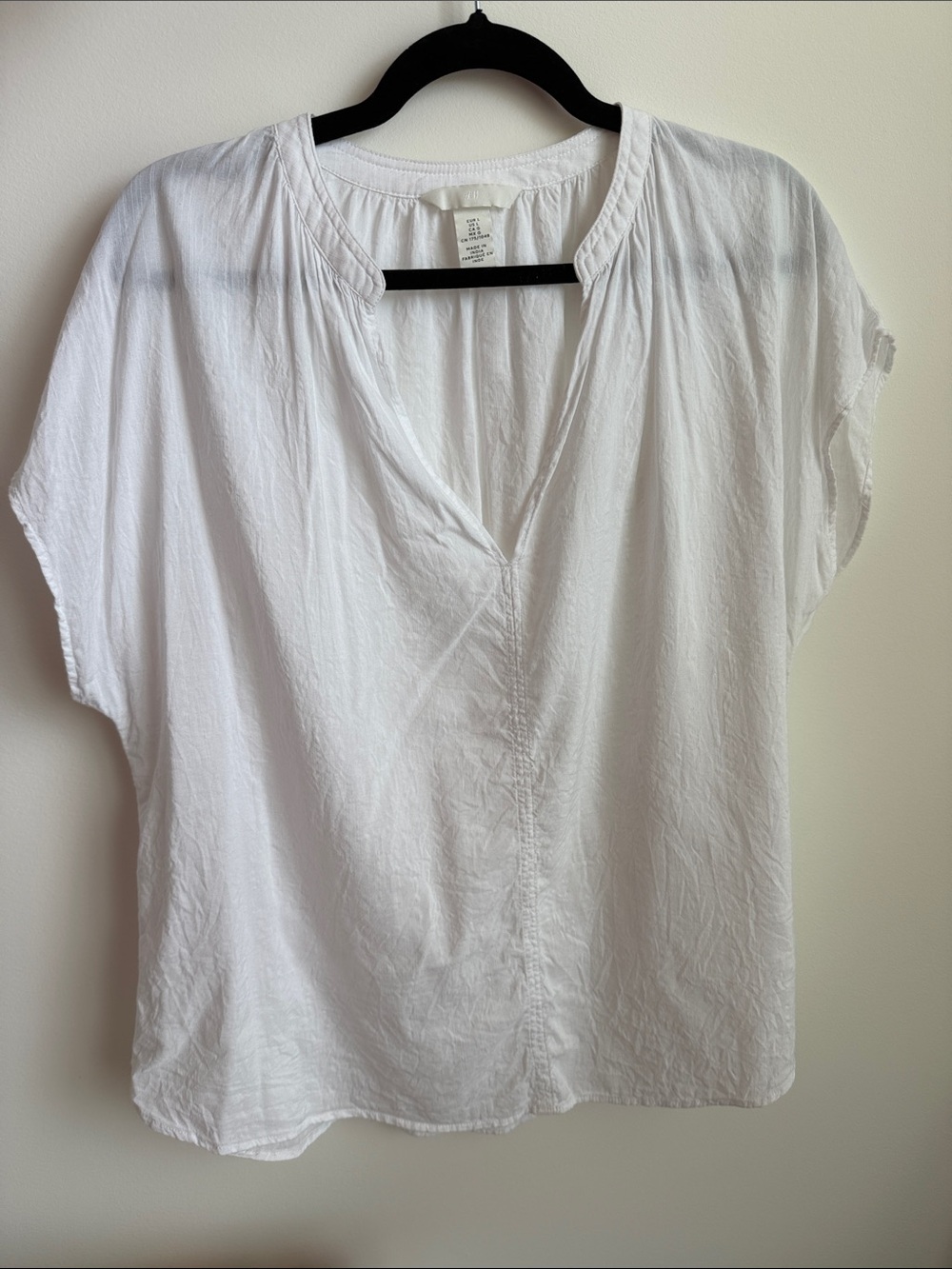 H&M White V-Neck Short Sleeve Blouse